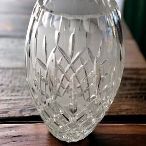 Elegant Faceted Cut Crystal Vase, Sparkling Home Décor